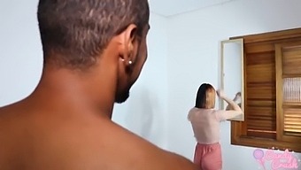 Hardcore - My Friend Caught Me Taking A Naked Picture For My Boyfriend, Made Me Vomit In My Deep Throat, Fucked My Pussy And Cum In My Little Mouth - Negro Top Delicia (Complete No Red) - Tela Nua