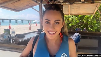 Folladas Salvajes Y Voyerismo En Un Jet Ski En Miami Con Mackenzie Mace