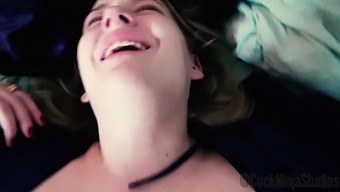 Sexuelle Begegnung Der Stiefmutter Mit Dem Stiefsohn In Vorschau-Video